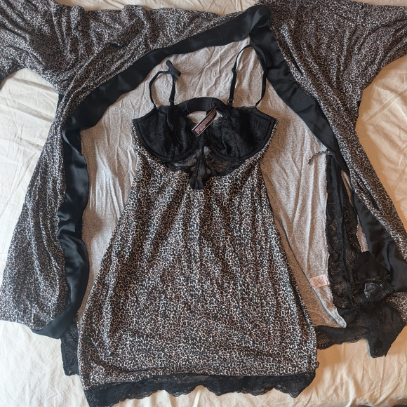 Victoria's Secret Leopard Print Lingerie Set with Robe - Picture 1 of 8
